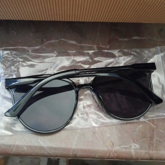 Designer Style Vintage Black Mirror Flat Lens Sunglasses - Picture 7 of 8